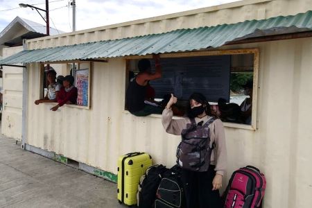 マヤ港での荷物